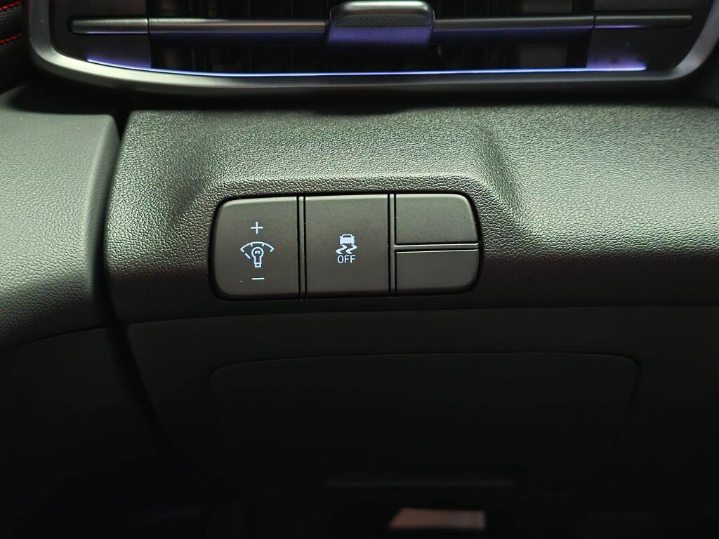 Used 2025 Hyundai Elantra N Line image 25