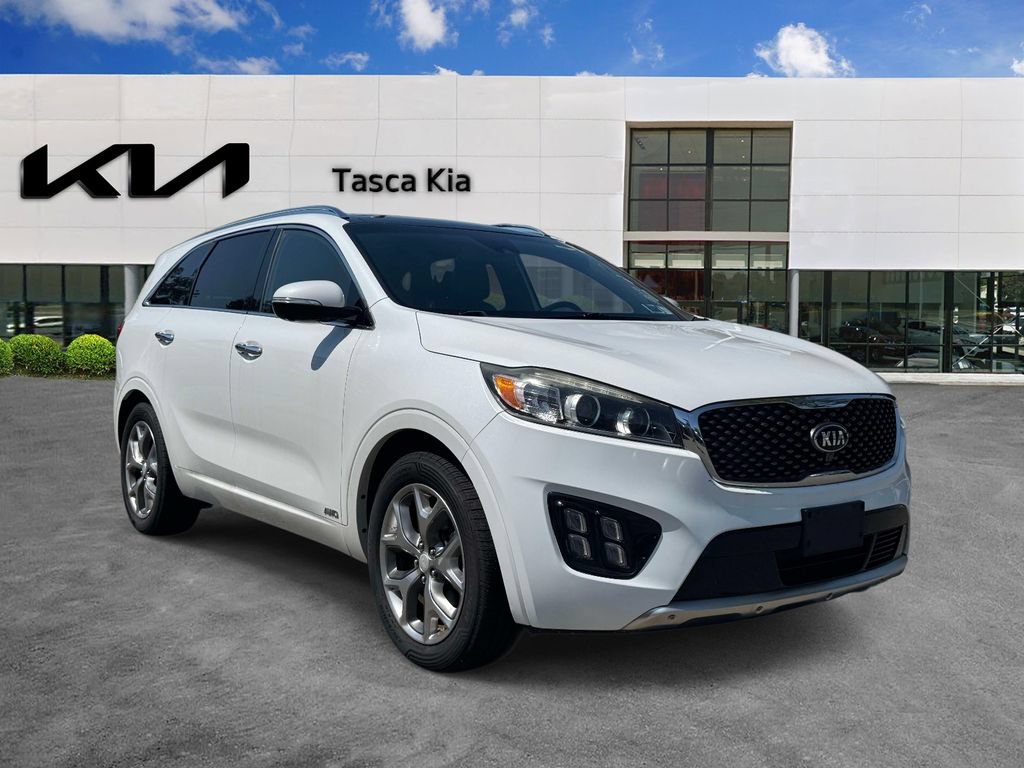 Used 2016 Kia Sorento SX w/ SXL Technology Package AWD/4WD image 1