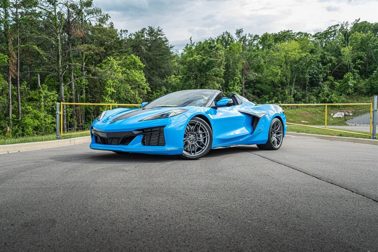 Used 2023 Chevrolet Corvette Z06 w/ Stealth Interior Trim Package RWD image 98