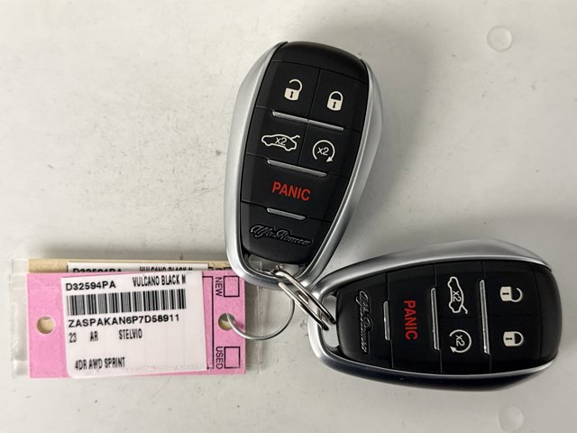 Used 2023 Alfa Romeo Stelvio Sprint image 10