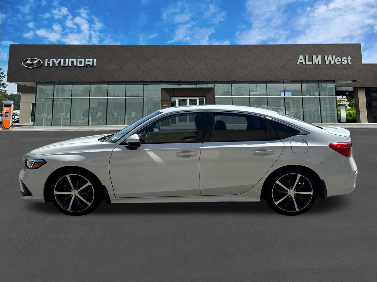 Used 2022 Honda Civic Touring image 8