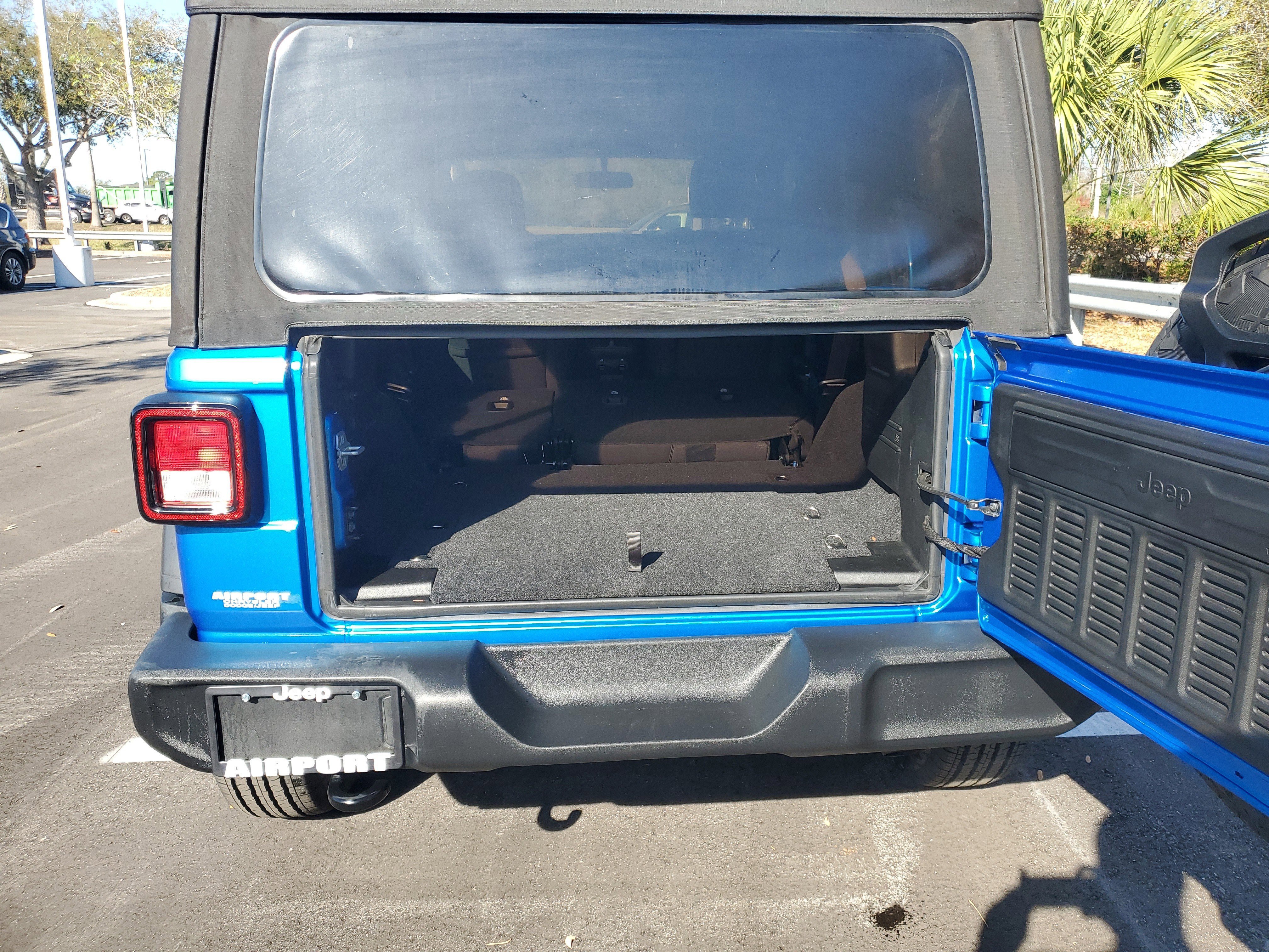 Used 2022 Jeep Wrangler Unlimited Sport image 6