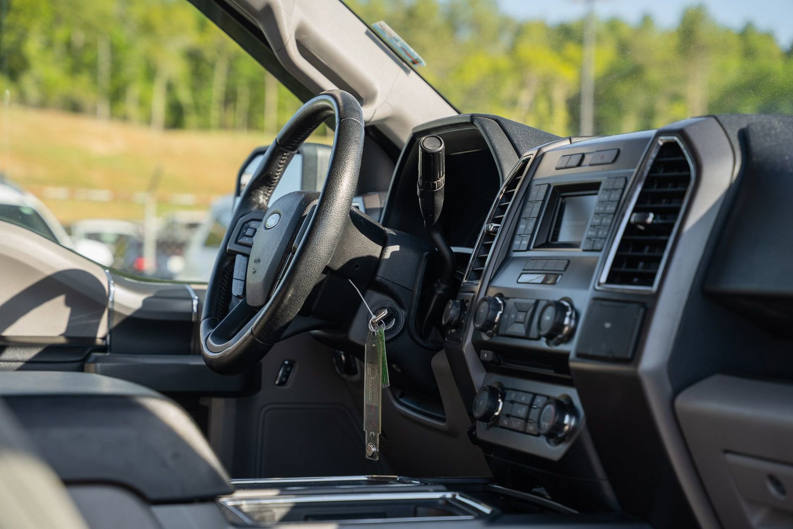 Used 2015 Ford F150 XLT w/ Equipment Group 301A Mid AWD/4WD image 12