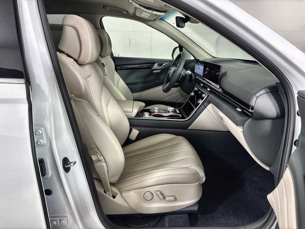 New 2026 Genesis GV80 2.5T RWD image 25