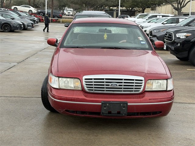 Used 2000 Ford Crown Victoria Base image 2