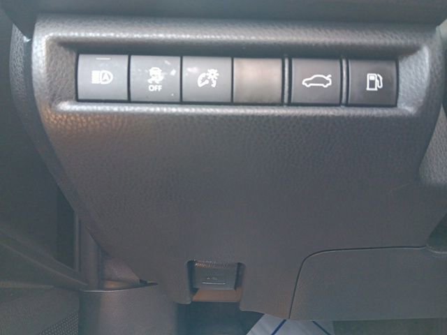 Used 2025 Toyota Camry LE image 35