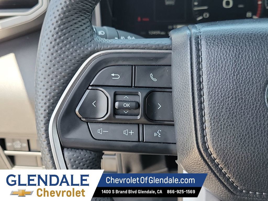 Used 2025 Toyota Tundra Limited AWD/4WD image 33