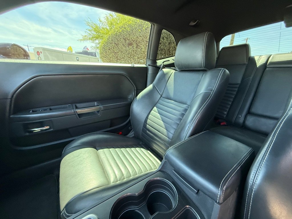 Used 2010 Dodge Challenger R/T RWD image 12