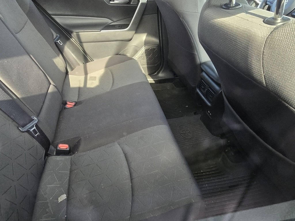 Used 2021 Toyota RAV4 XLE image 14