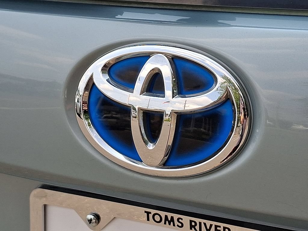 Used 2014 Toyota Prius V Three FWD image 30