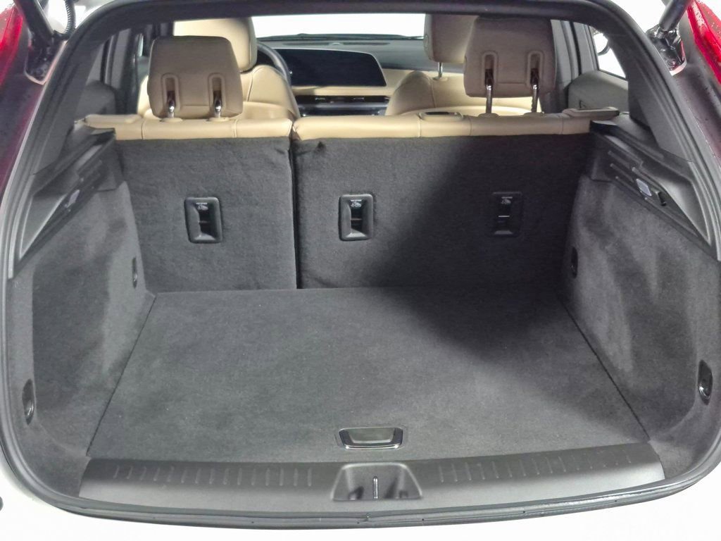 Certified 2024 Cadillac XT4 Luxury w/ Cold Weather Package image 25