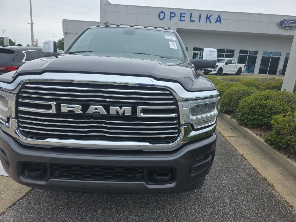 Used 2024 RAM 3500 Laramie AWD/4WD image 5