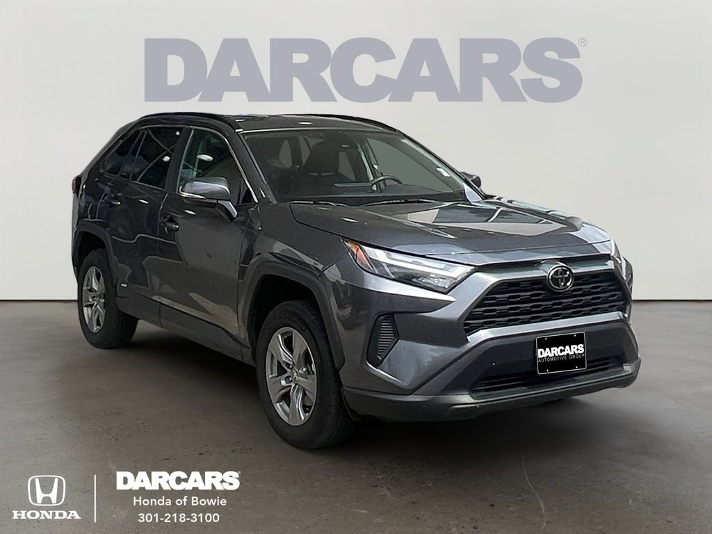 Used 2025 Toyota RAV4 XLE AWD/4WD image 1