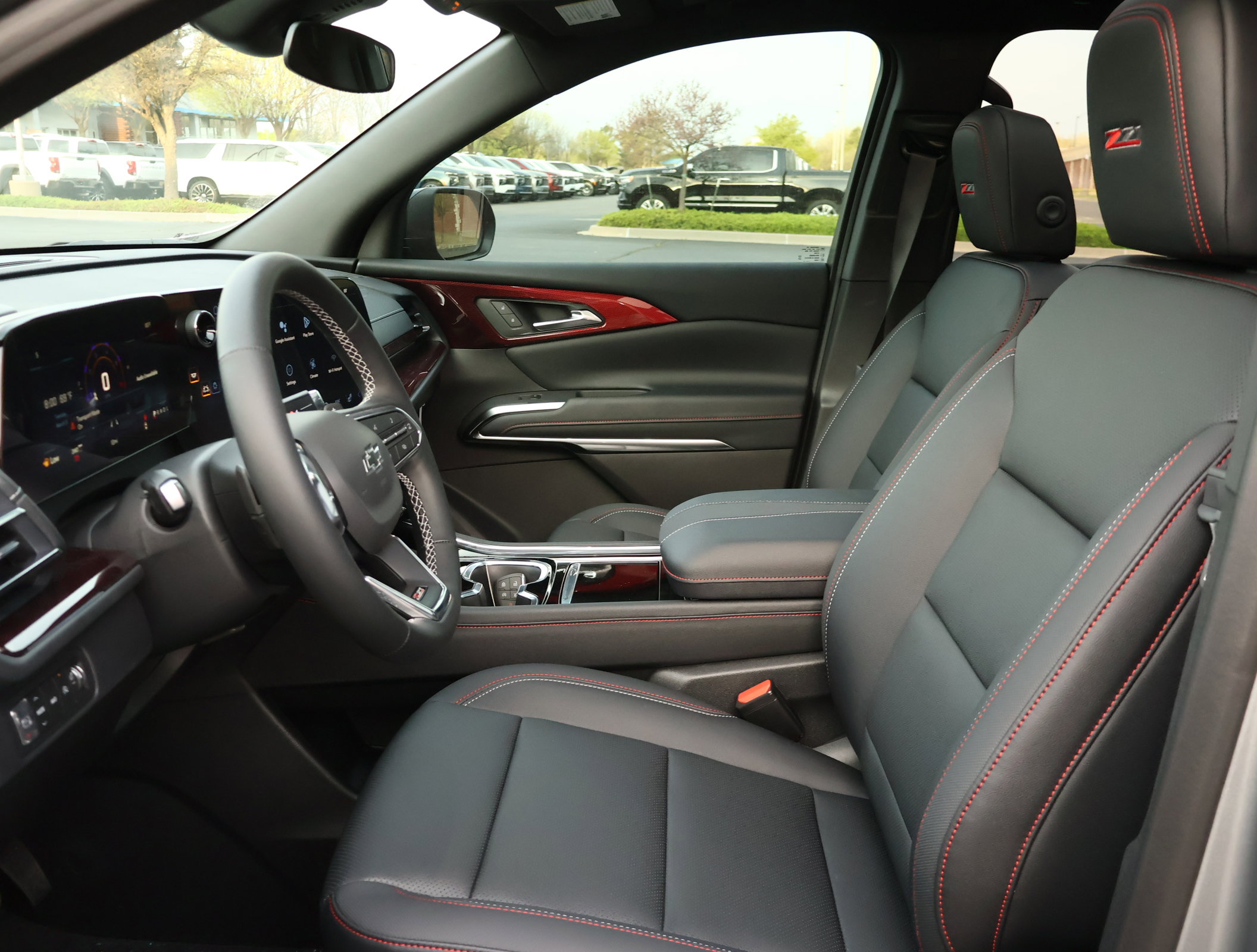 New 2026 Chevrolet Traverse Z71 w/ LPO, Floor Liner Package image 10