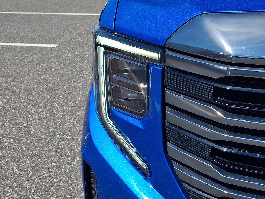 Used 2024 GMC Sierra 1500 AT4 w/ AT4 Premium Package AWD/4WD image 13