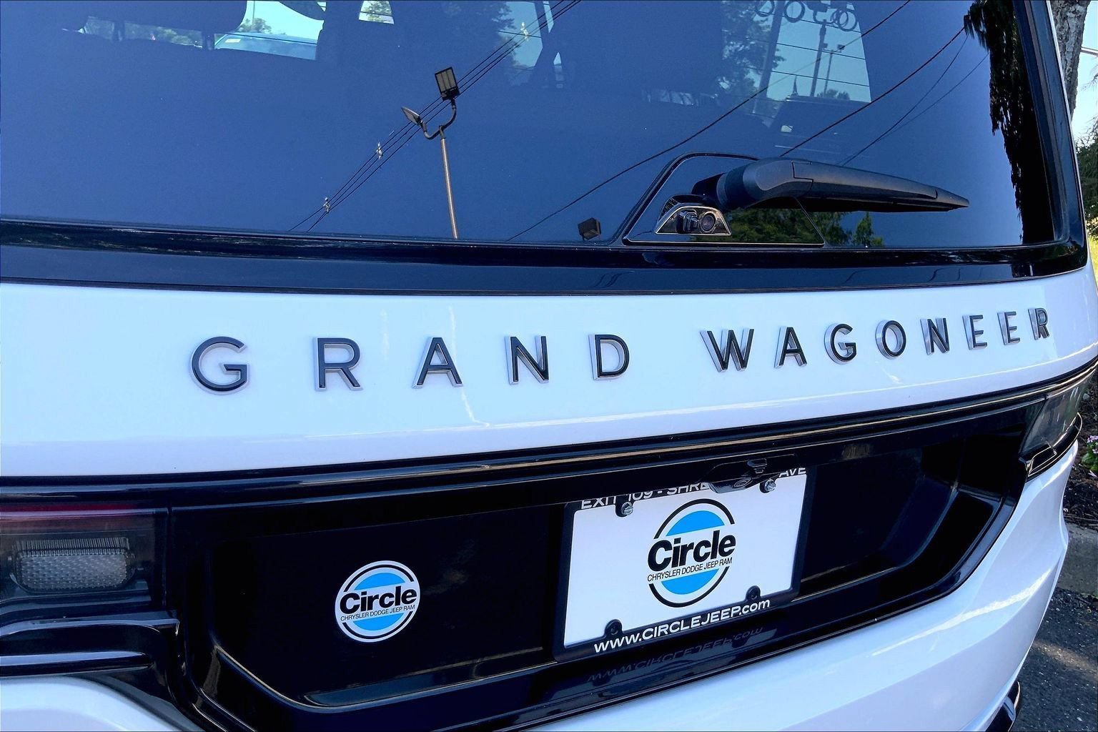 Certified 2025 Jeep Grand Wagoneer Series III w/ Rear Seat Video Group 1 AWD/4WD image 25