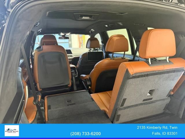 Used 2020 BMW X7 M50i w/ Dynamic Handling Package image 32