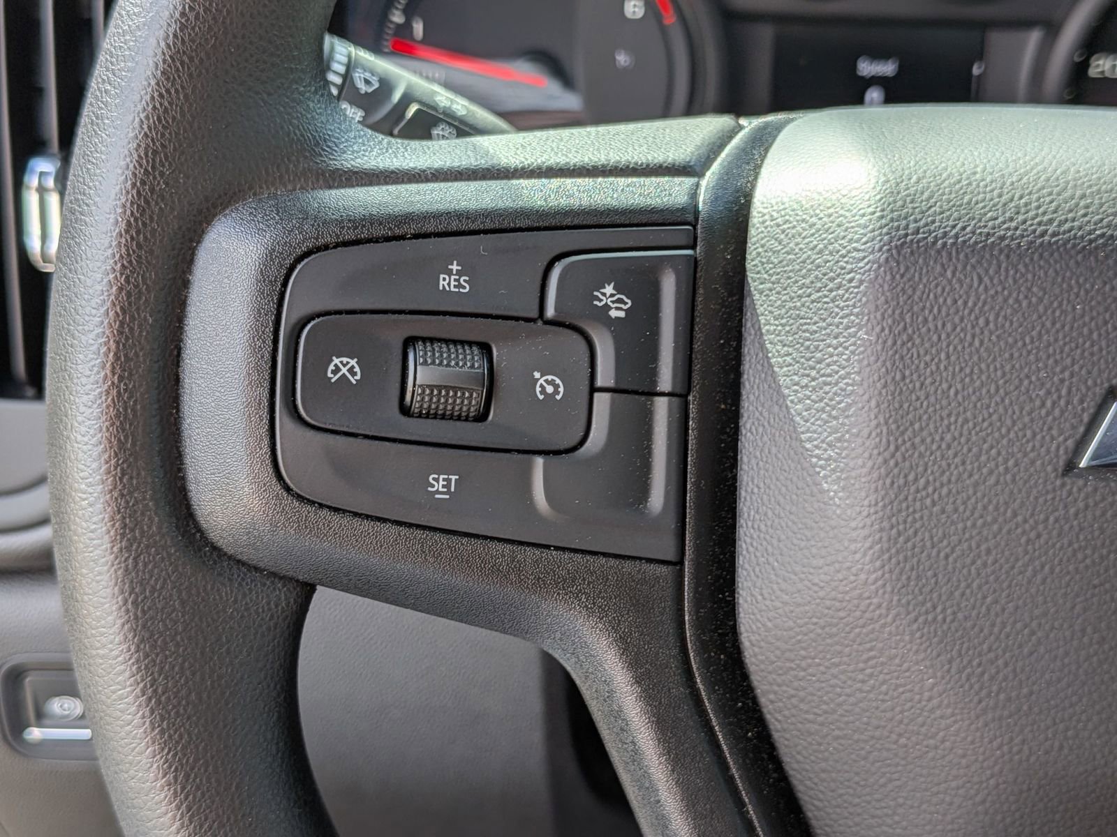 Used 2026 Chevrolet Silverado 1500 Custom Trail Boss w/ Dark Appearance Package AWD/4WD image 18