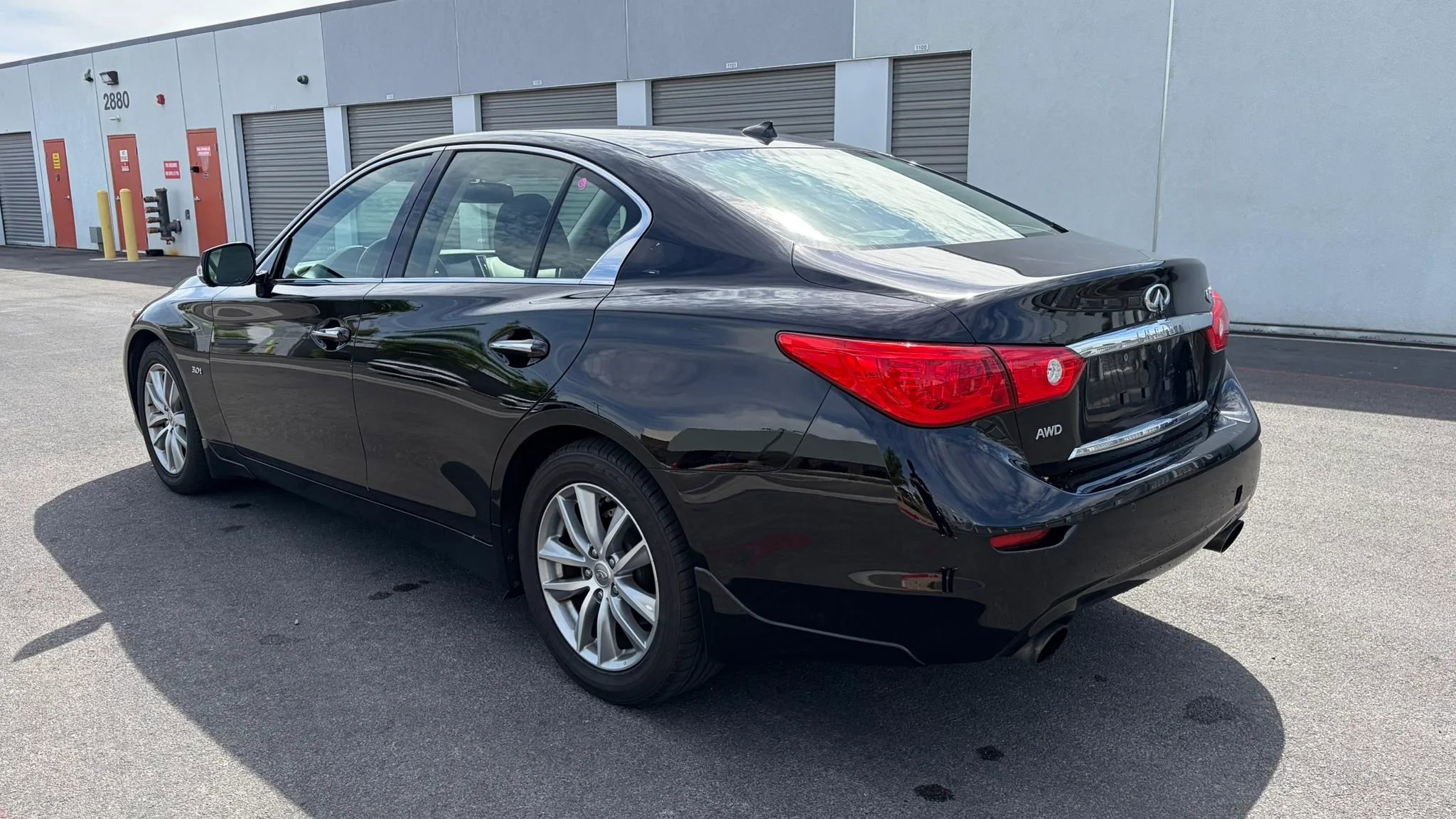 Used 2016 INFINITI Q50 3.0t Premium w/ Driver Assistance Package AWD/4WD image 3