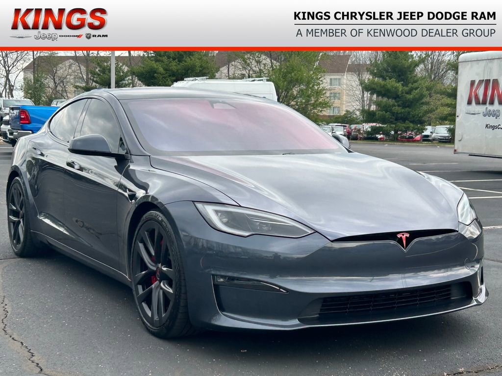 Used 2023 Tesla Model S Plaid image 1