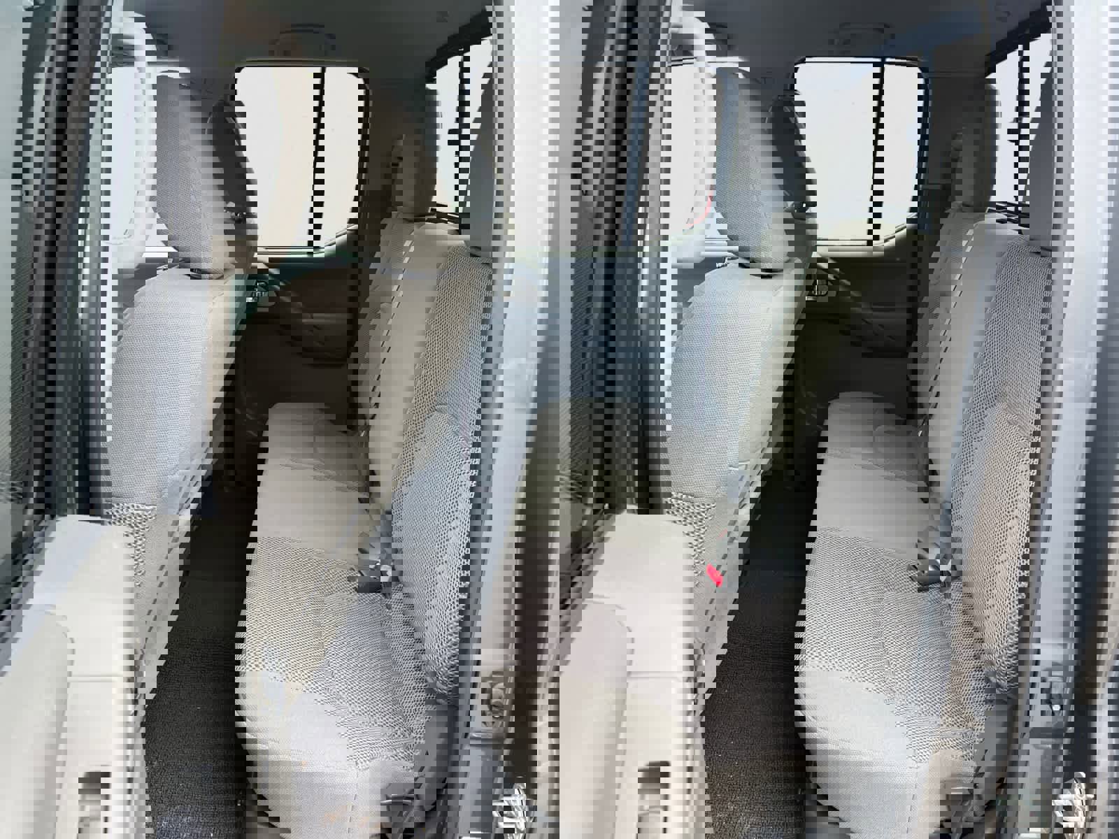 Used 2019 Nissan Frontier SV image 11