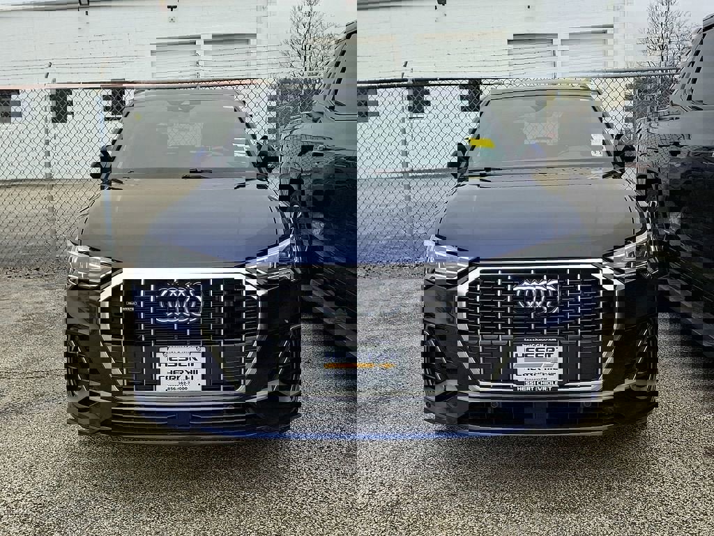 Used 2022 Audi Q3 2.0T Premium Plus w/ Premium Plus Package image 3