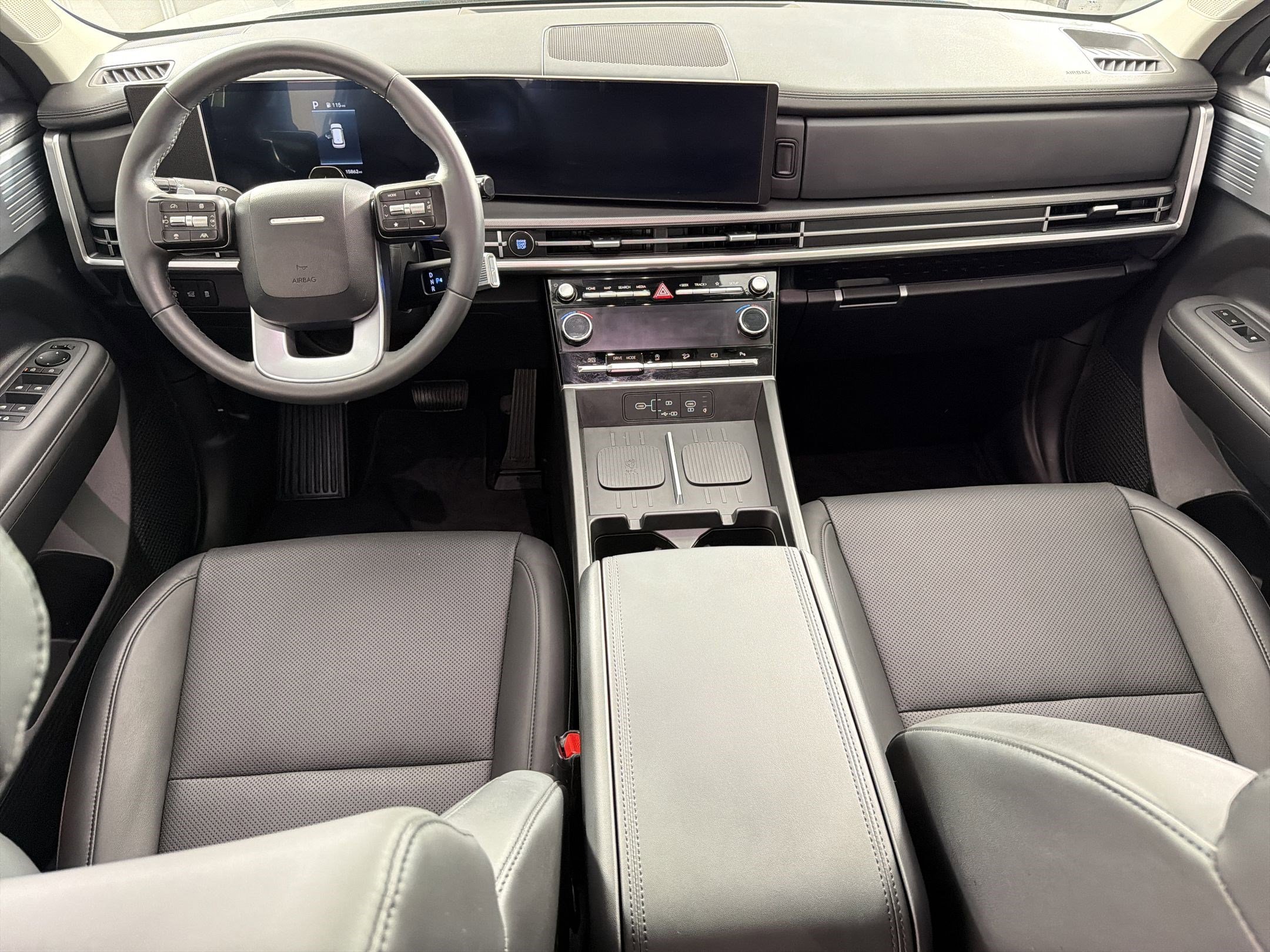 Used 2025 Hyundai Santa Fe SEL image 16