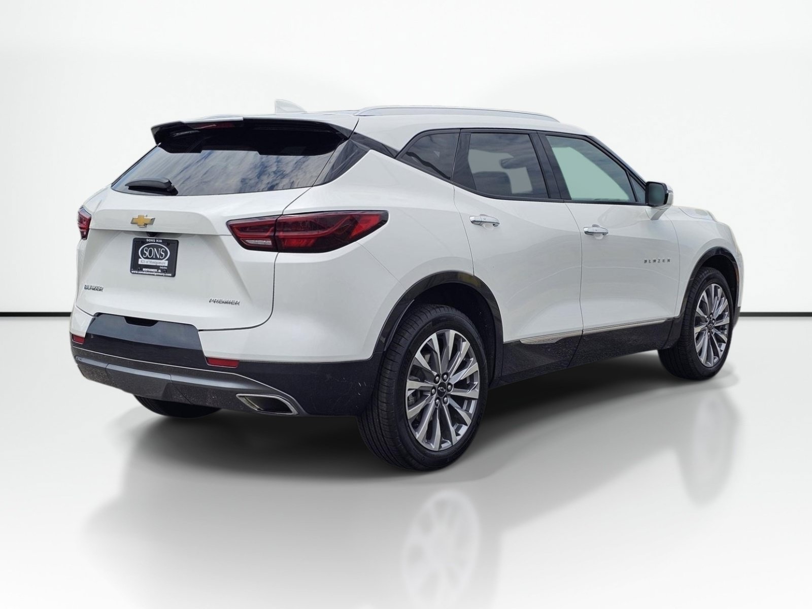Used 2023 Chevrolet Blazer Premier FWD image 8