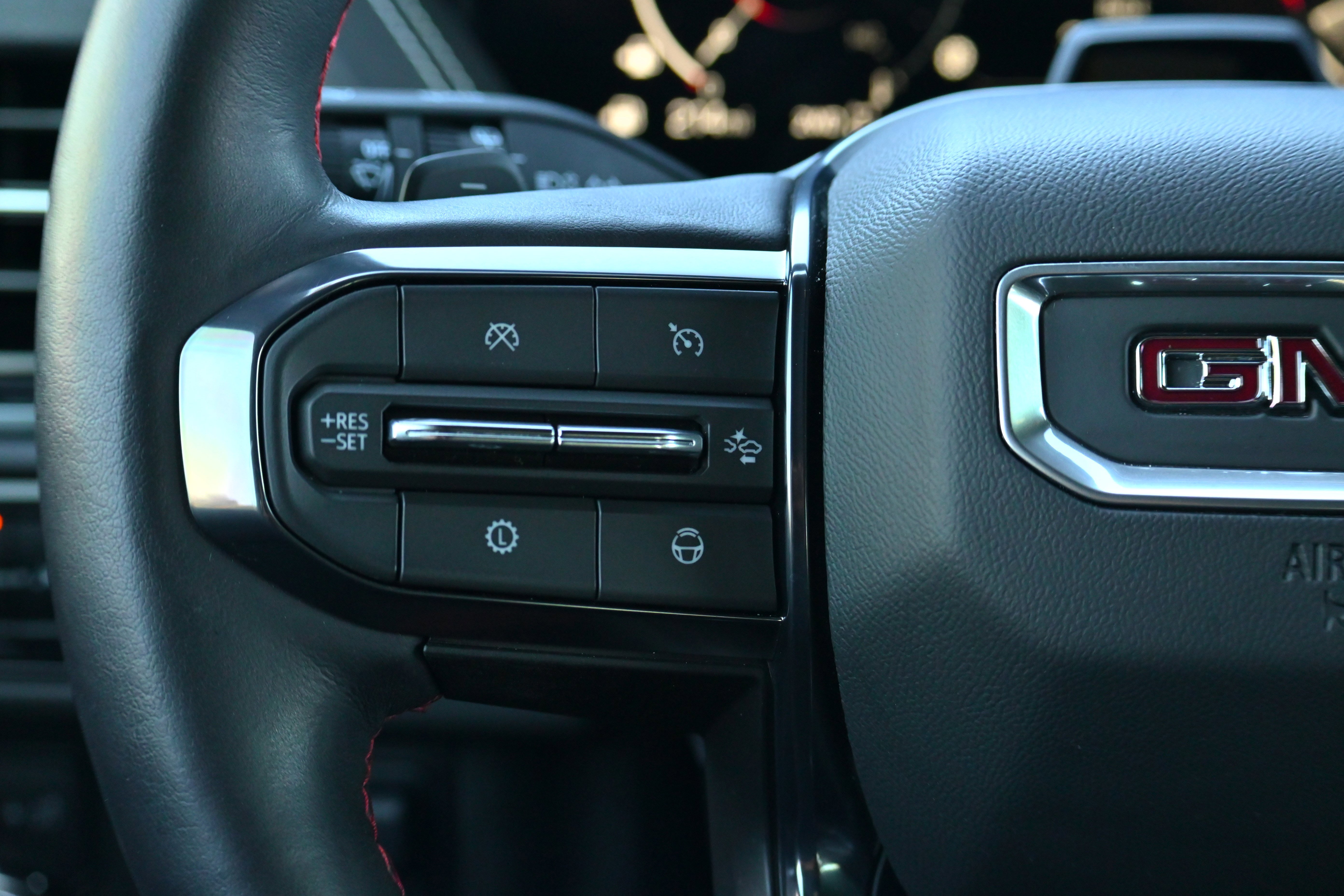 Used 2025 GMC Yukon AT4 Ultimate image 29