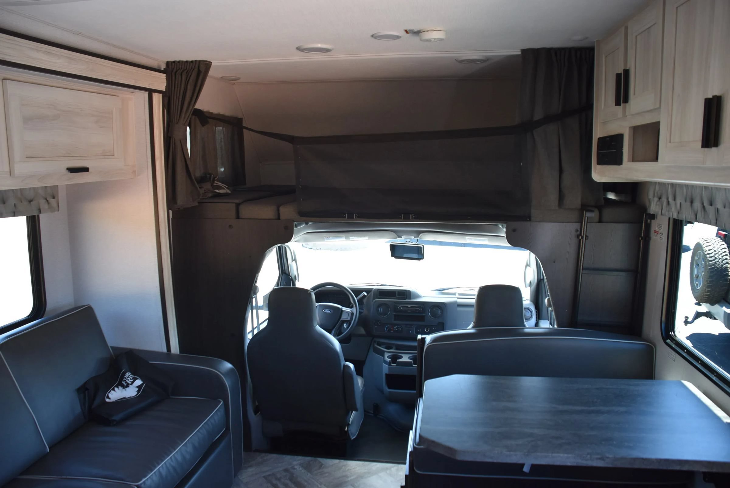 Used 2022 Ford E-450 and Econoline 450 Super Duty w/ Motorhome Prep Package RWD image 12