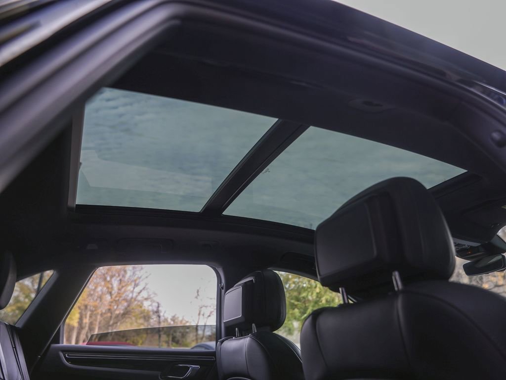 Certified 2025 Porsche Macan image 40