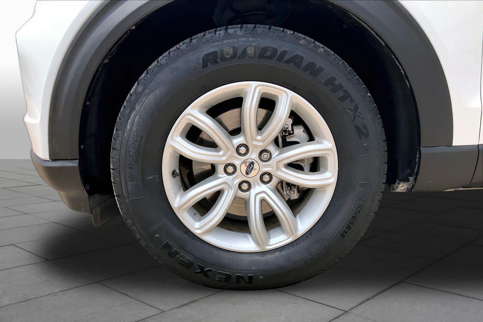 Used 2021 Ford Explorer 4WD w/ Class III Trailer Tow Package image 11