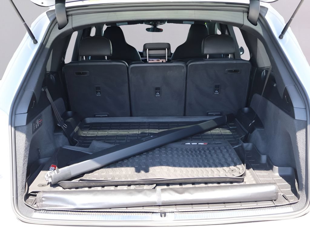 Used 2022 Audi SQ7 Prestige AWD/4WD image 16