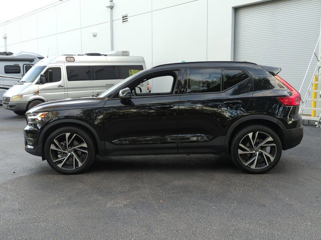 Used 2022 Volvo XC40 T5 R-Design w/ Advanced Package AWD/4WD image 8