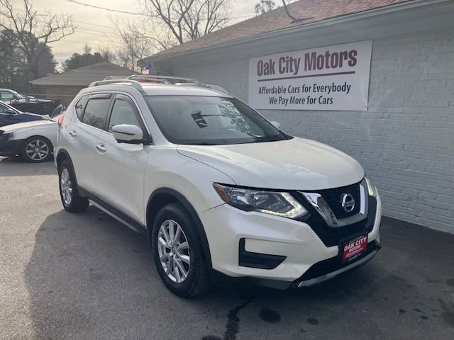 Used 2017 Nissan Rogue SV w/ SV Premium Package image 3