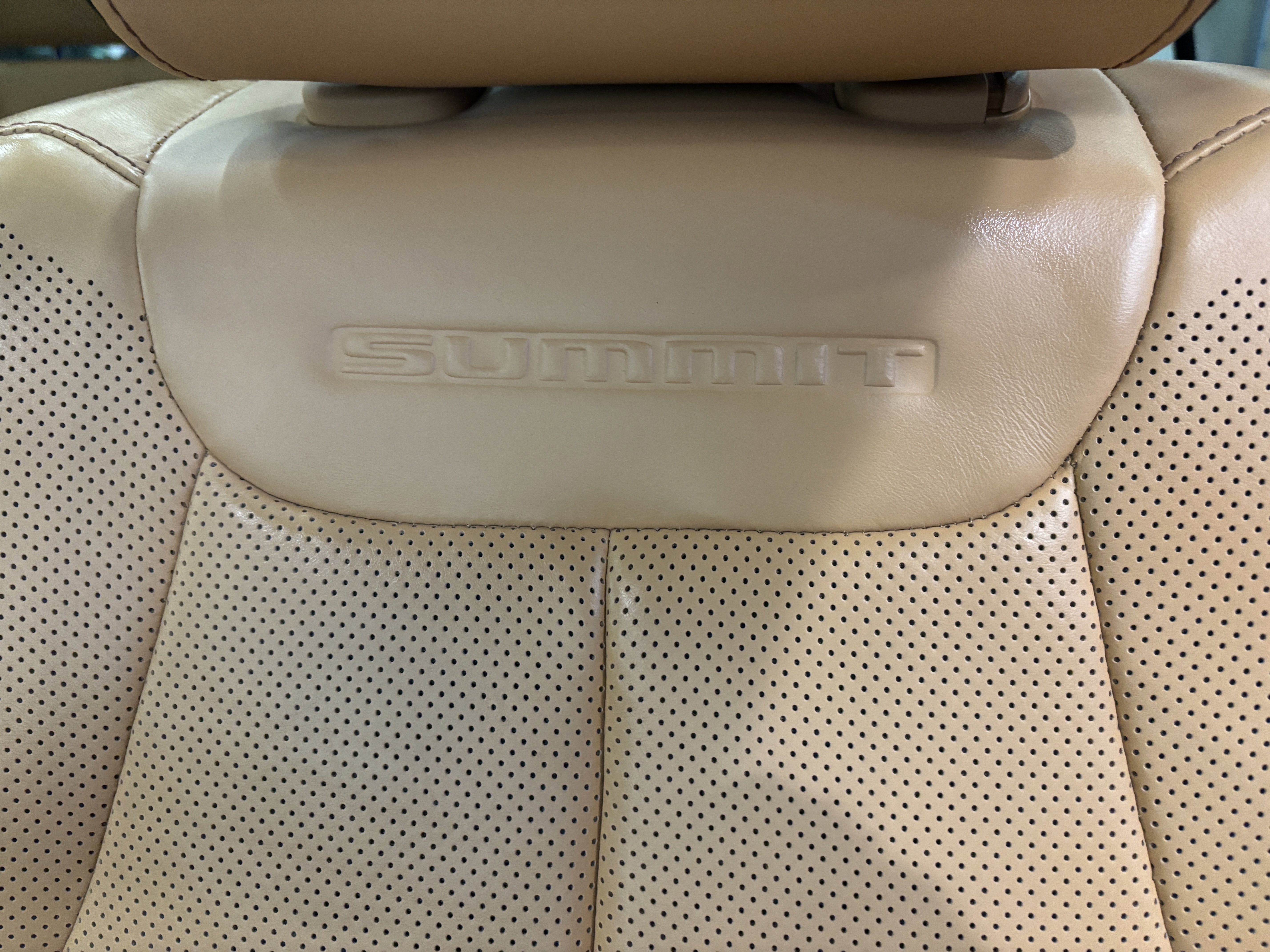 Used 2021 Jeep Grand Cherokee L Summit image 13