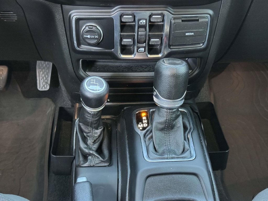 Used 2022 Jeep Wrangler Unlimited Sport AWD/4WD image 8