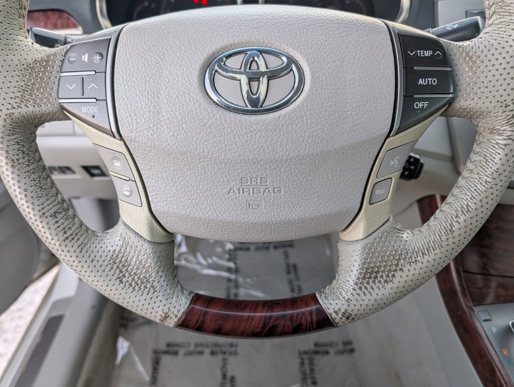 Used 2011 Toyota Avalon Limited image 25
