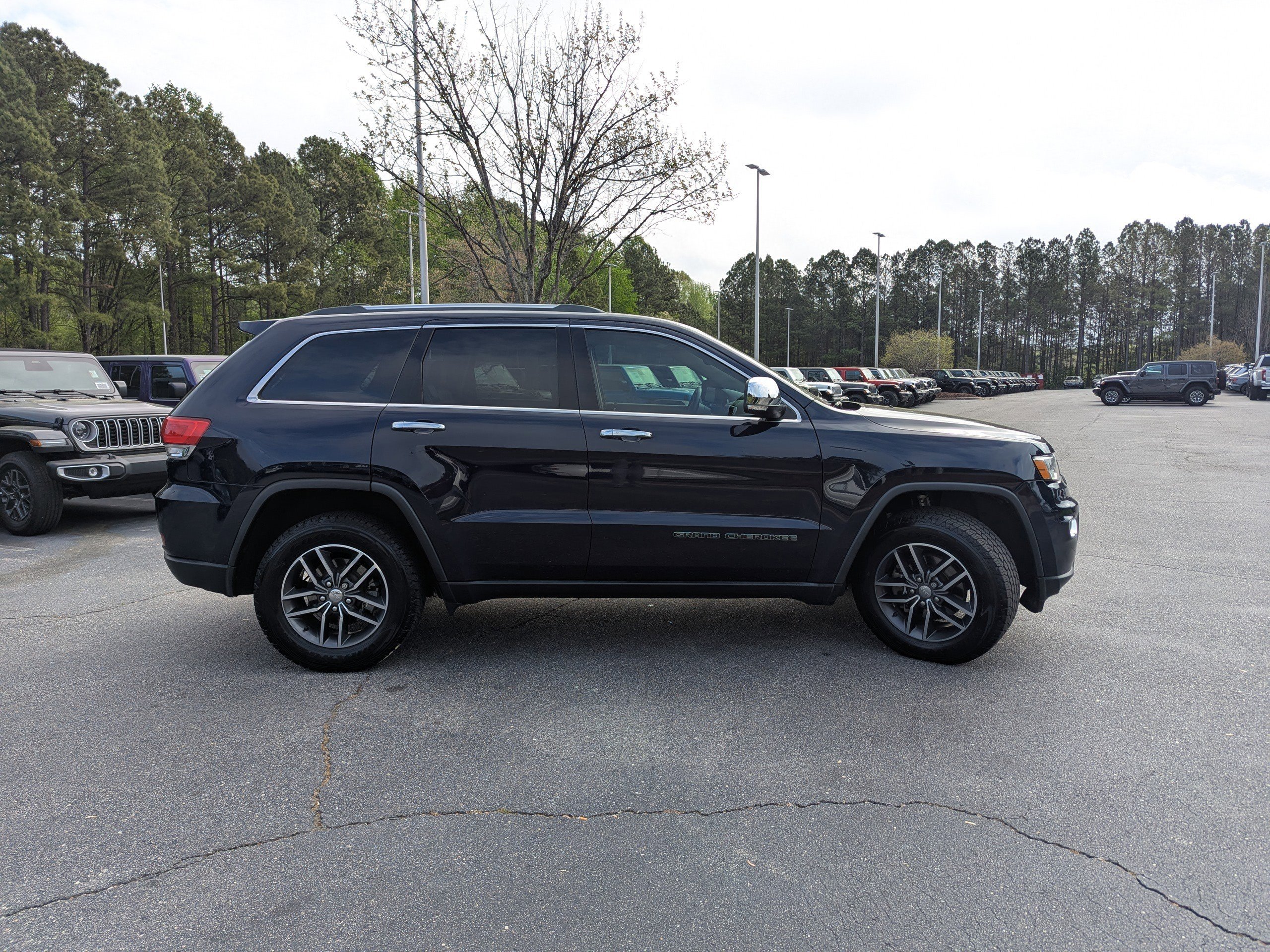 Used 2018 Jeep Grand Cherokee Limited image 4