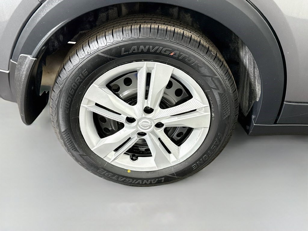 Used 2021 Nissan Kicks S FWD image 32