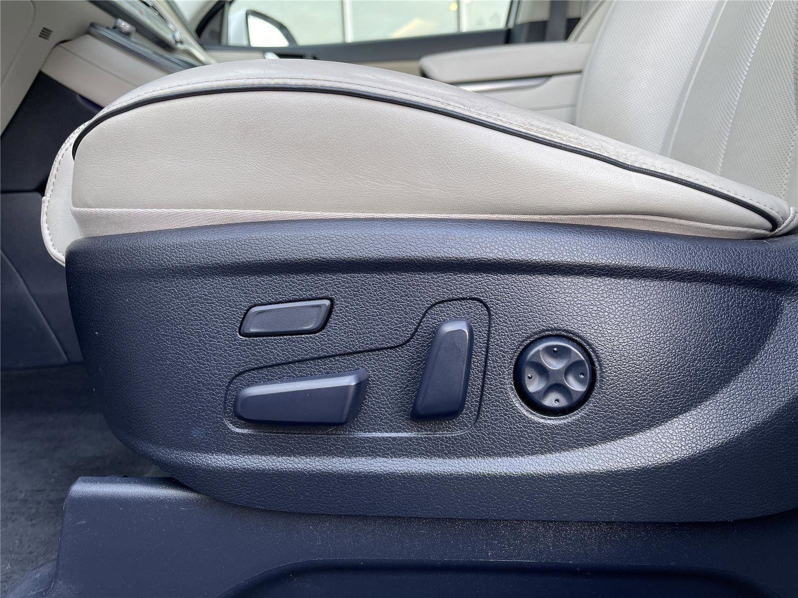 Used 2022 Hyundai Palisade Calligraphy w/ Winter Package image 16