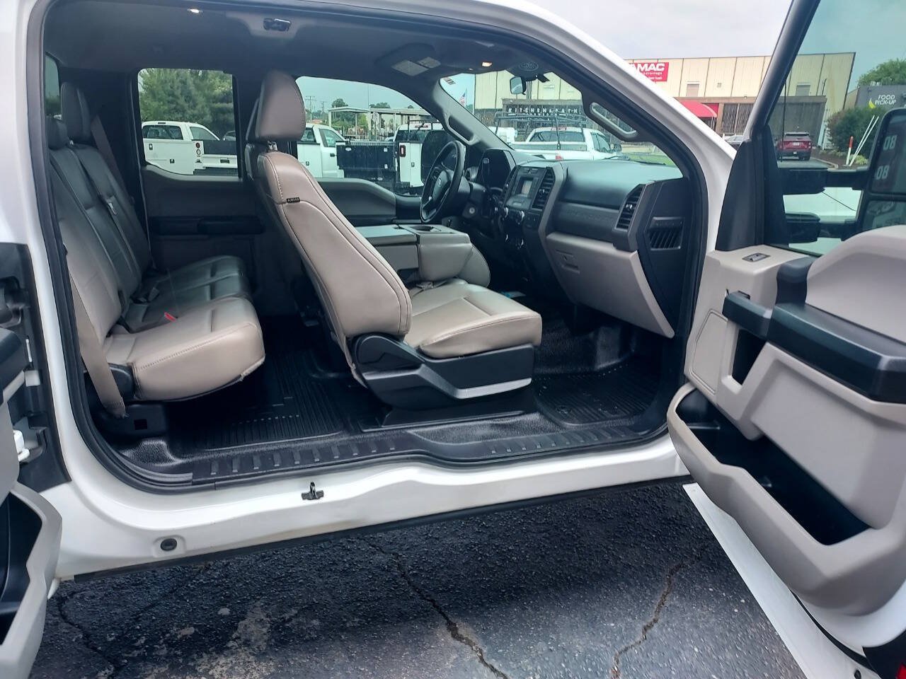 Used 2017 Ford F250 XL w/ Power Equipment Group AWD/4WD image 16