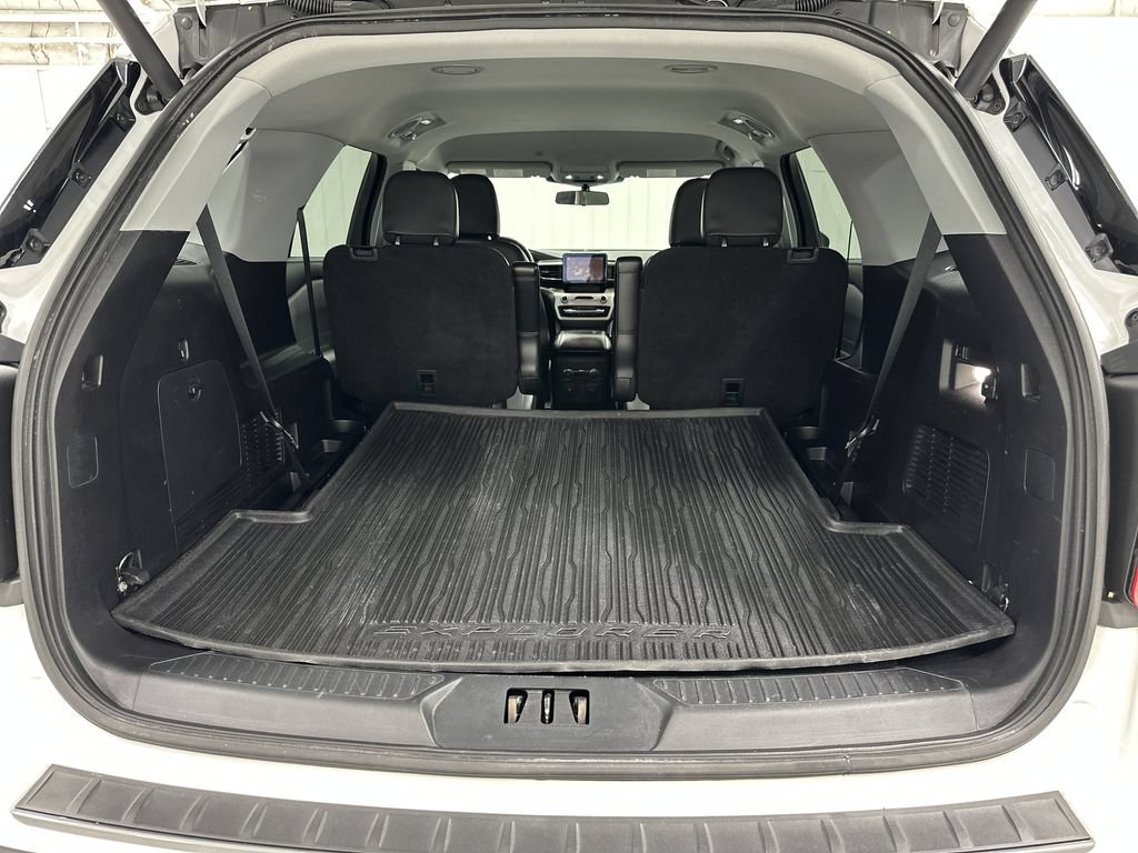 Used 2021 Ford Explorer XLT w/ Equipment Group 202A RWD image 12