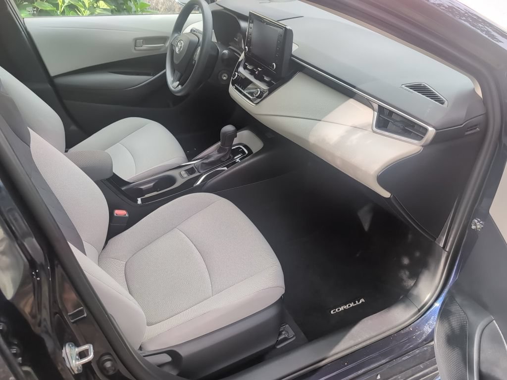 Used 2022 Toyota Corolla LE w/ Carpet Mat Package (TMS) FWD image 12