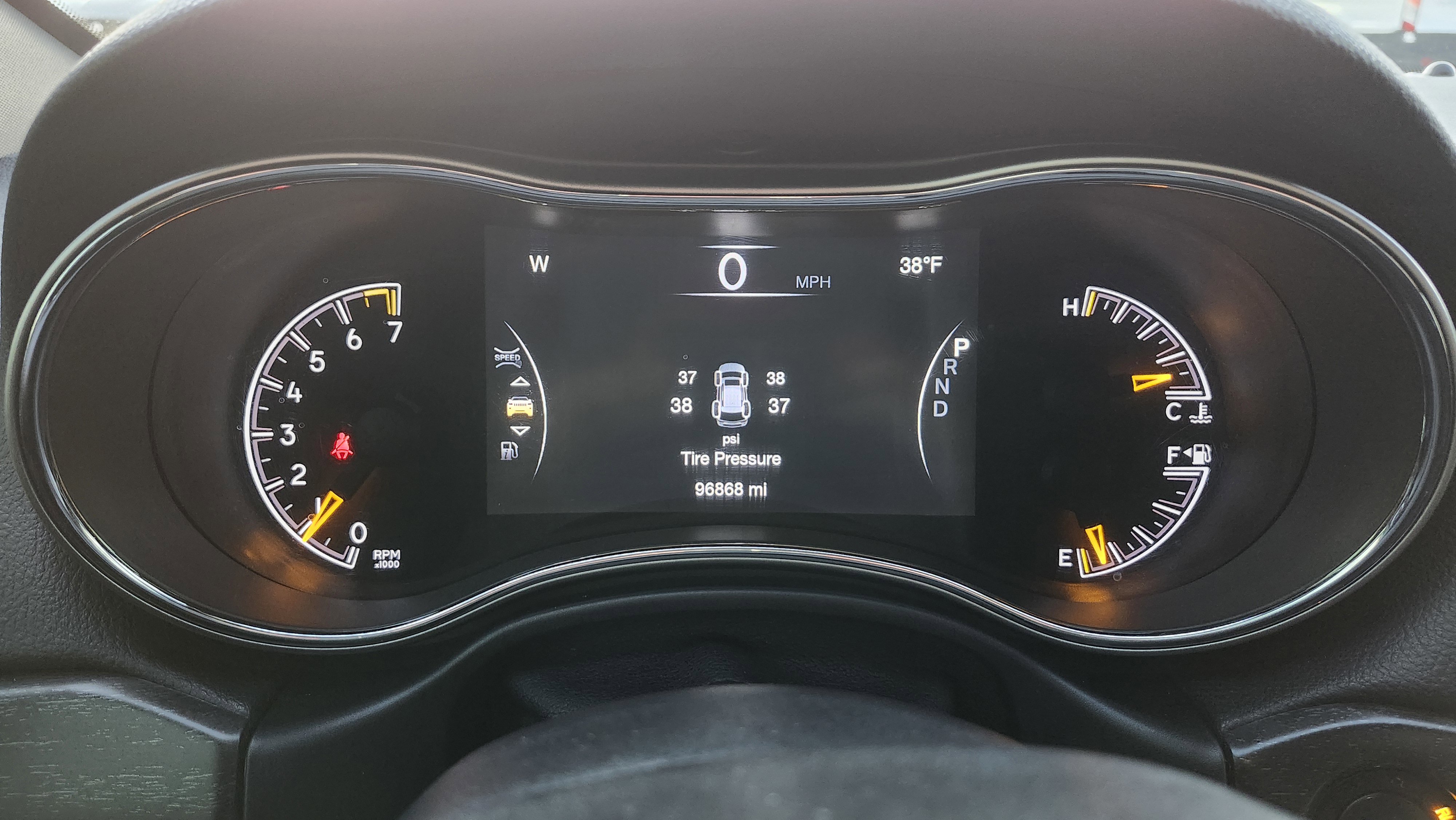 Used 2018 Jeep Grand Cherokee Altitude image 29