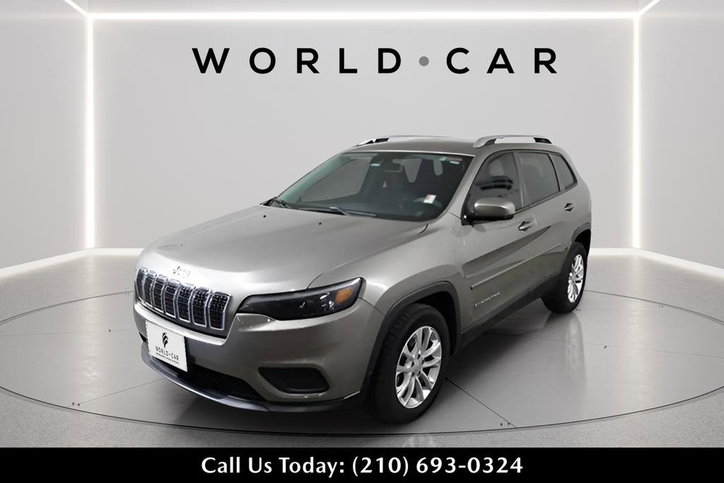 Used 2021 Jeep Cherokee Latitude FWD image 3