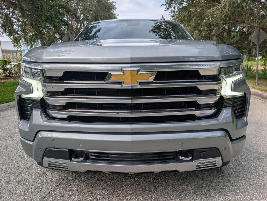 Used 2025 Chevrolet Silverado 1500 High Country AWD/4WD image 2