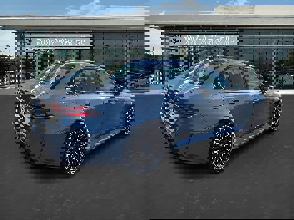 New 2026 BMW M5 w/ Executive Package image 7