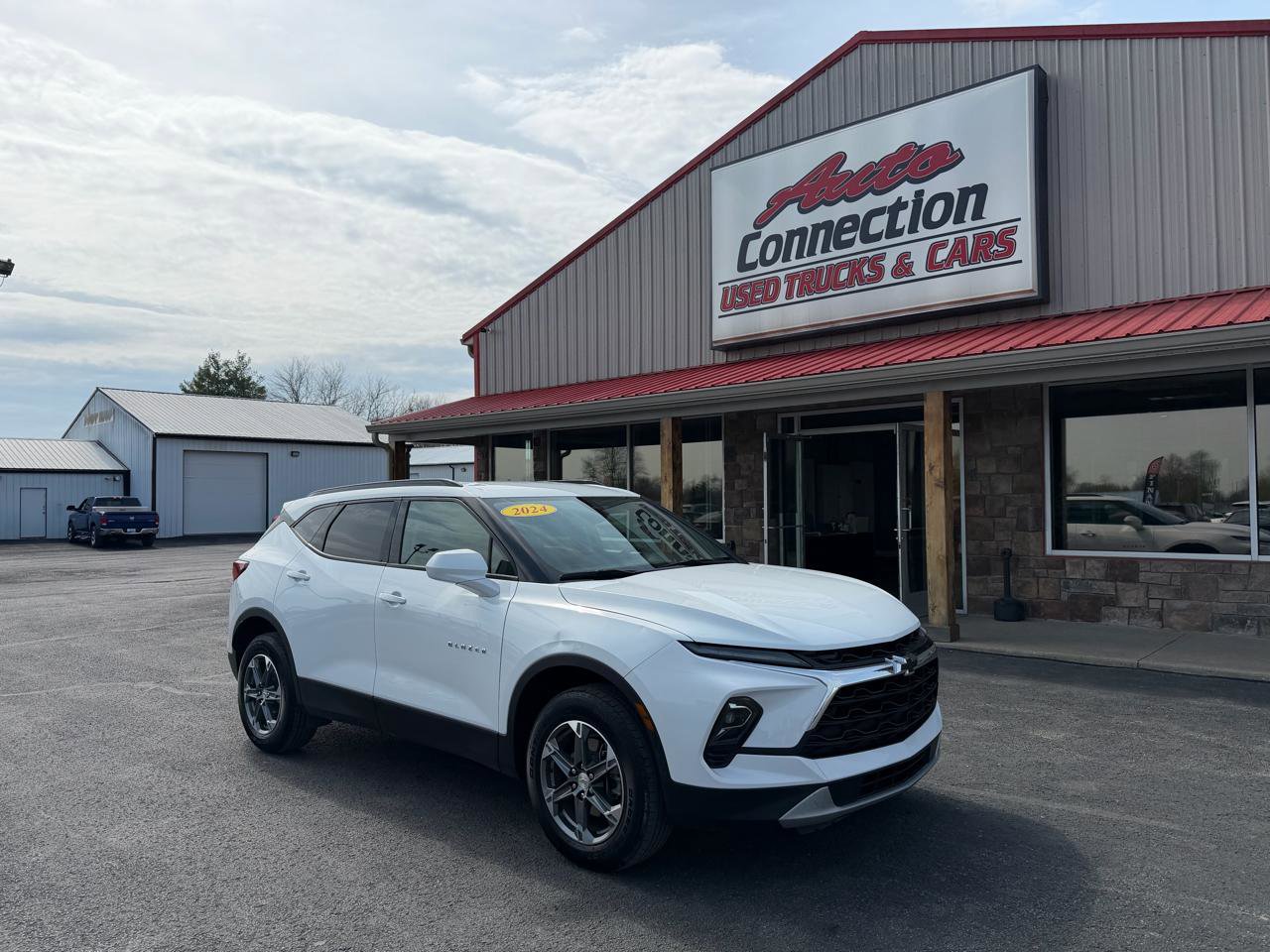 Used 2024 Chevrolet Blazer LT w/ Convenience Package image 2