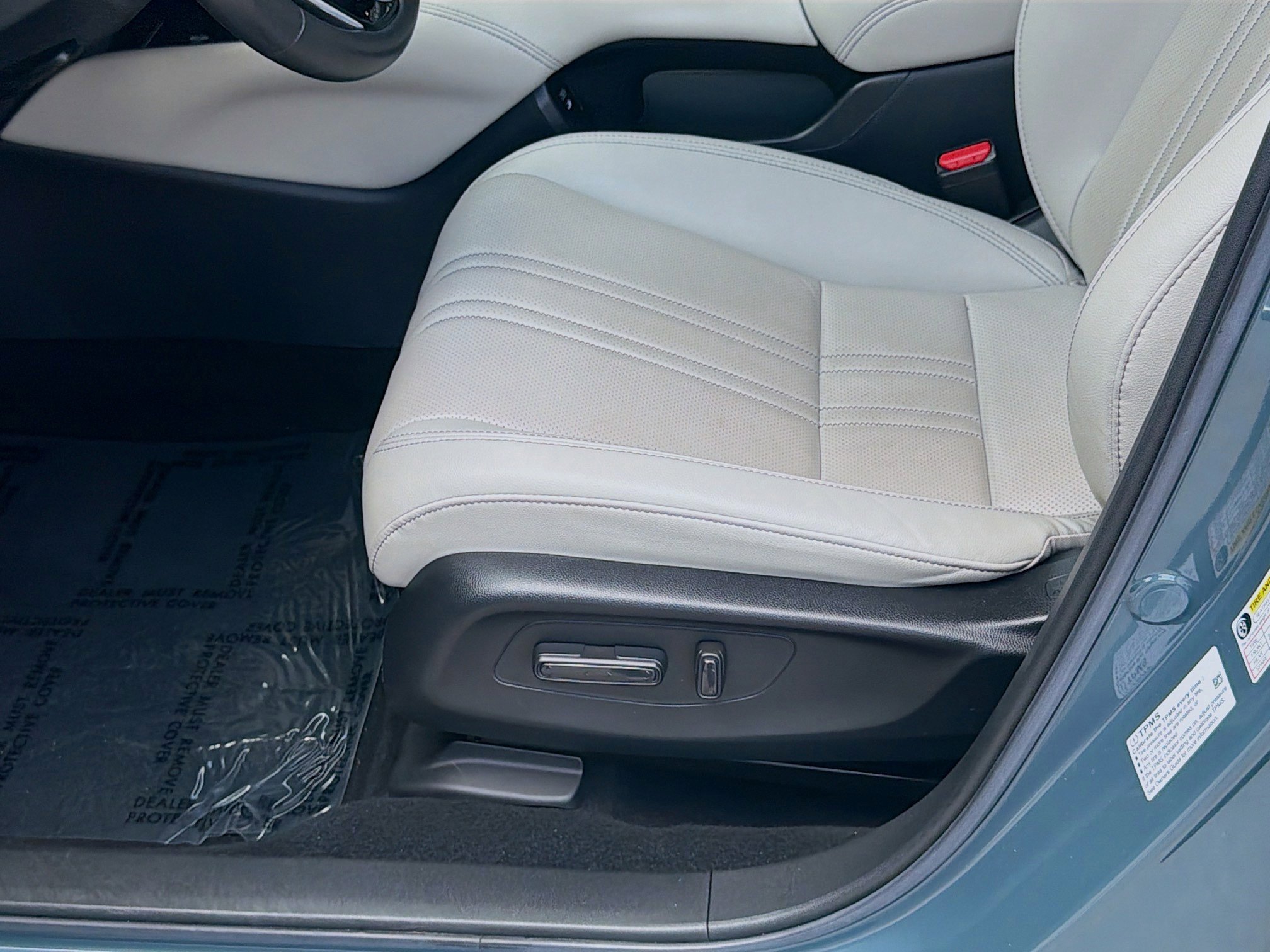 Certified 2024 Honda HR-V EX-L image 18